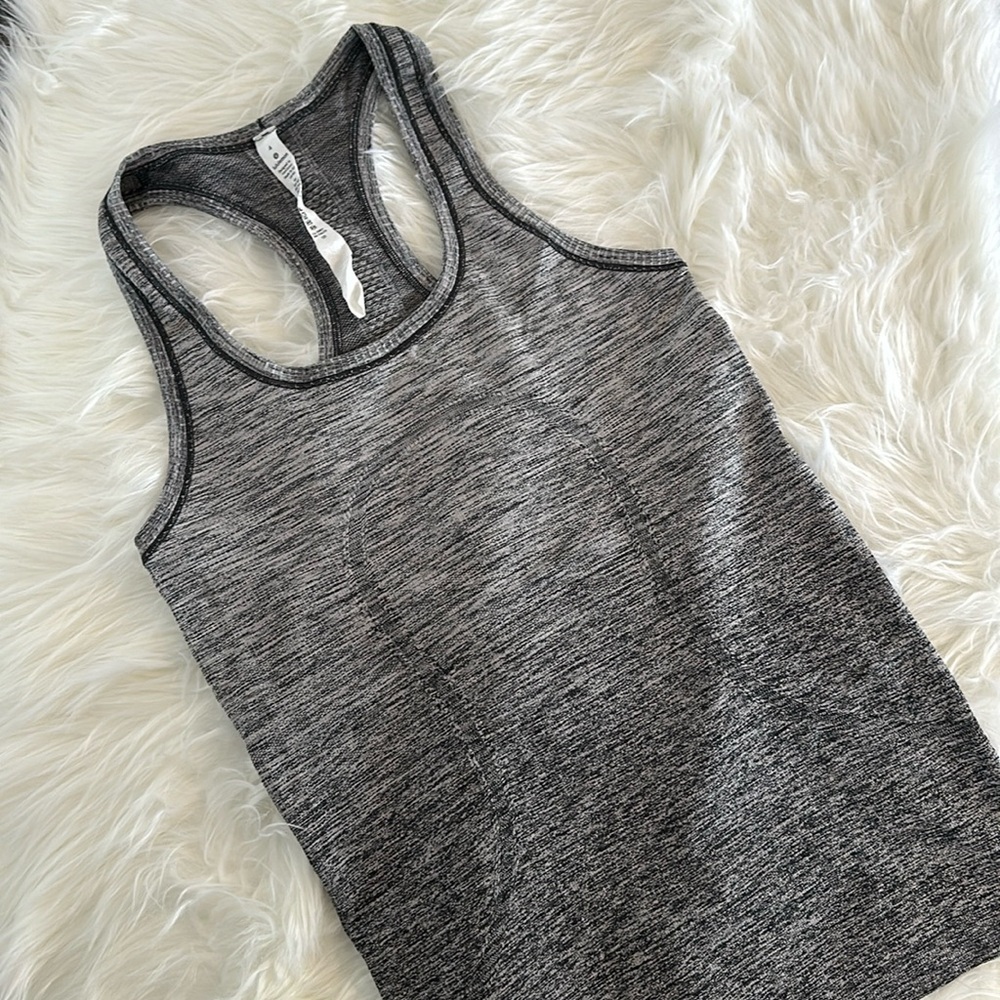 Lululemon Athletica Tank Top size 4